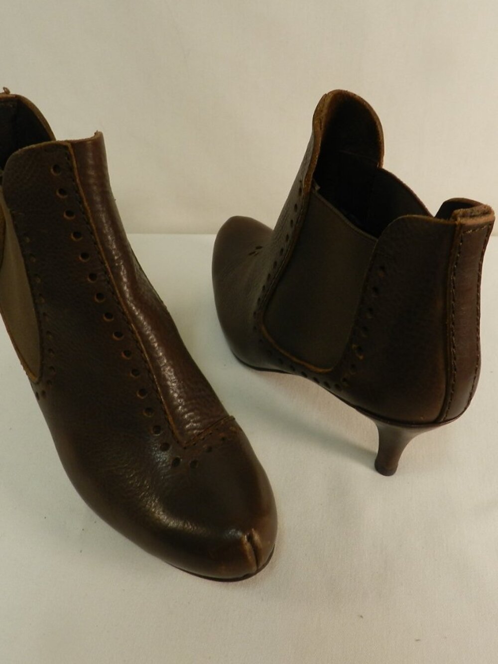 Pedro Garcia Leather Chelsea heeled ankle boots booties brown Size 38.5 US 8.5